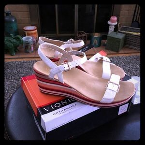 Stylish Vionic Orthaheel Wedge - NEVER worn.